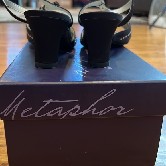 Metaphor Tristan Size 5 1/2 Med Black Heels W/Ankle
Strap Open Toe - Picture 7 of 8